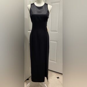 ☃️☃️NWT TAHARI Women ‘s Maxi Opened Back Lined Black Dress, Size 6